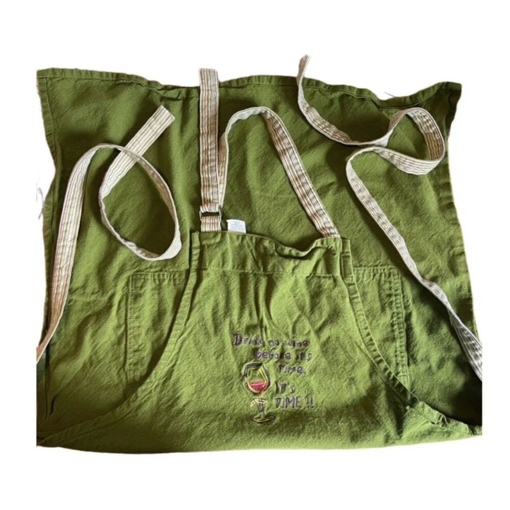 KAY DEE DESIGNS Drink Wine Time Apron OSFM Green